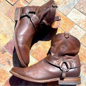 Frye Women's Wyatt Harness Short Brown Leather moto/Western Boots 8-1/2